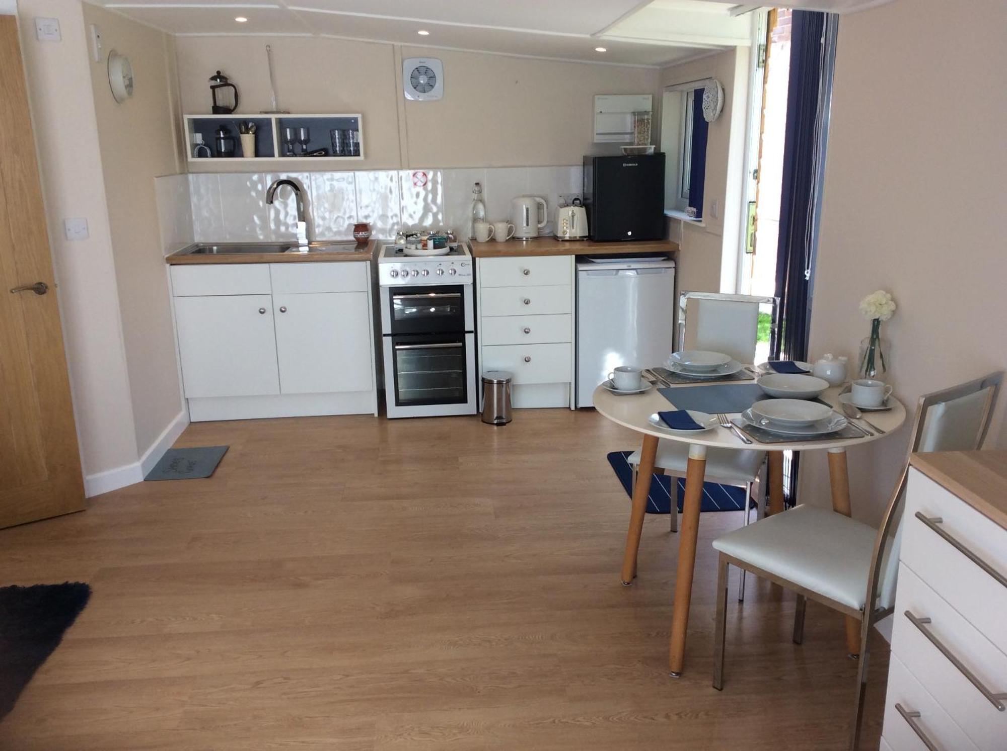 Old Ningwood Station Bed & Breakfast, Ningwood, Isle Of Wight Po41 0Tg Brook  Εξωτερικό φωτογραφία