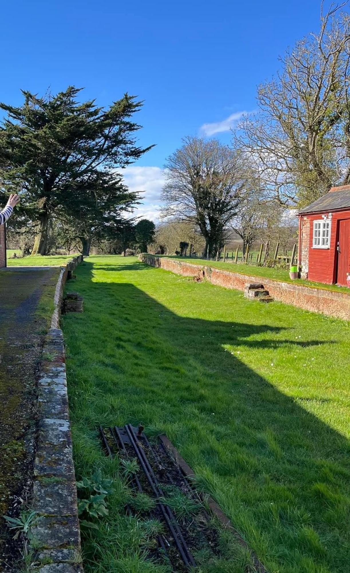 Old Ningwood Station Bed & Breakfast, Ningwood, Isle Of Wight Po41 0Tg Brook  Εξωτερικό φωτογραφία