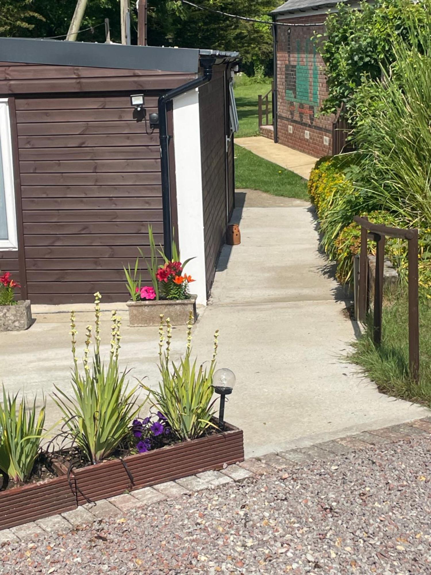 Old Ningwood Station Bed & Breakfast, Ningwood, Isle Of Wight Po41 0Tg Brook  Εξωτερικό φωτογραφία